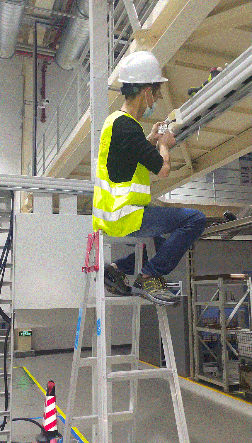 機(jī)電設(shè)備安裝  工廠電纜橋架案例